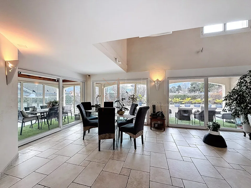 Ardon villa avec piscine sur 1'500 m² – photo 10 sur 13