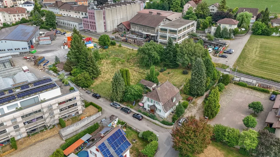 Attraente terreno edificabile in posizione privilegiata a Huttwil - 3.650 m² con potenziale diversificato
