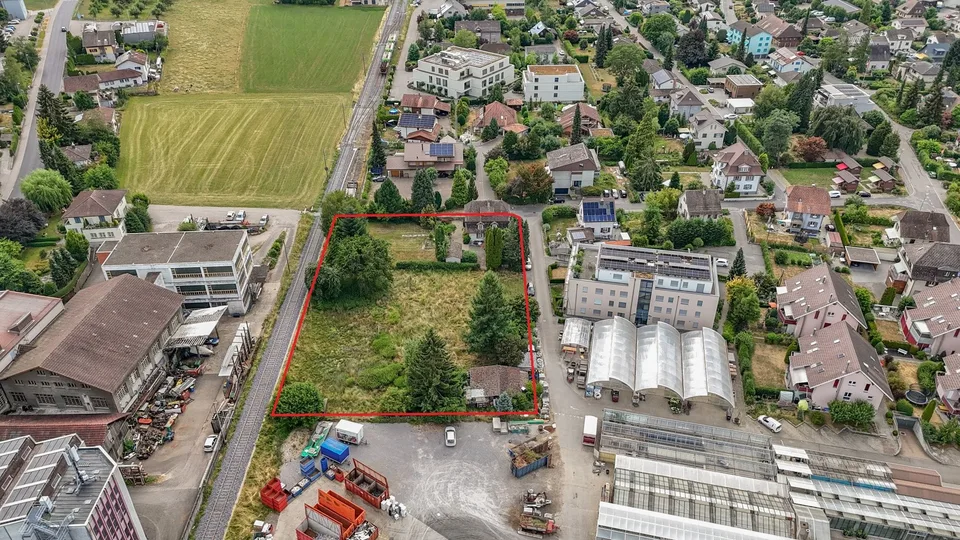 Attraente terreno edificabile in posizione privilegiata a Huttwil - 3.650 m² con potenziale diversificato