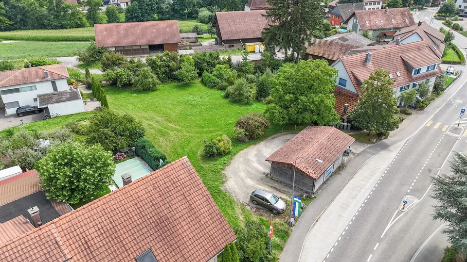 Terrain à bâtir avec possibilité de projet (1'274 m²)