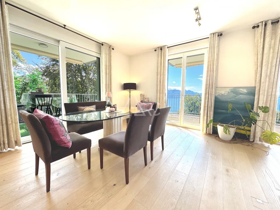 ECCEZIONALE APPARTAMENTO DI 4.5 LOCALI CON VISTA PANORAMICA SUL LAGO DI GINEVRA