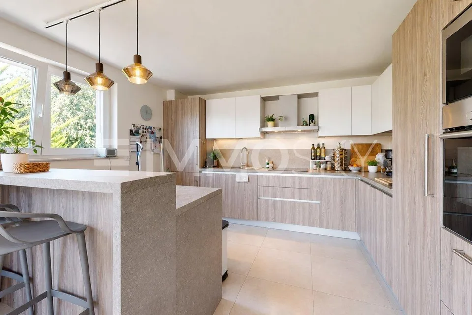 Lausanne: 4.5 Zimmer mit grossem Balkon und Waldblick