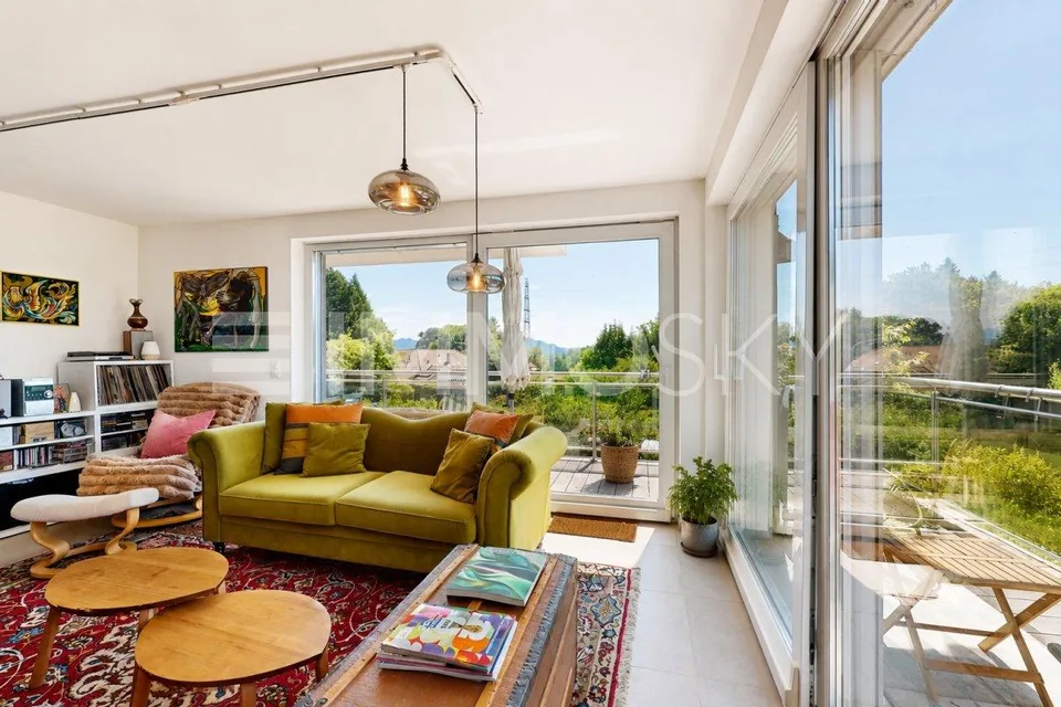Lausanne: 4.5 Zimmer mit grossem Balkon und Waldblick