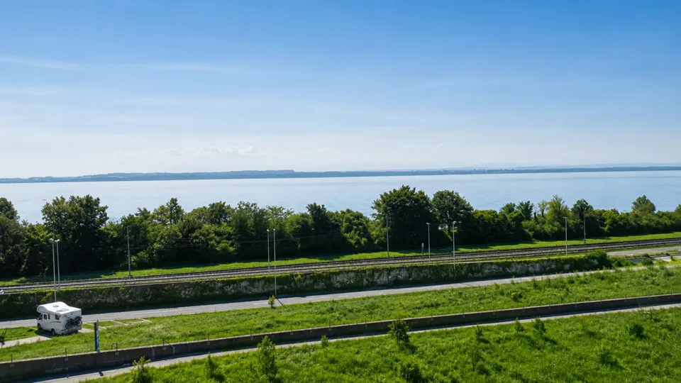 Wunderschöne individuelle Villa mit Panoramablick, 200 m vom See entfernt – Foto 11 von 13