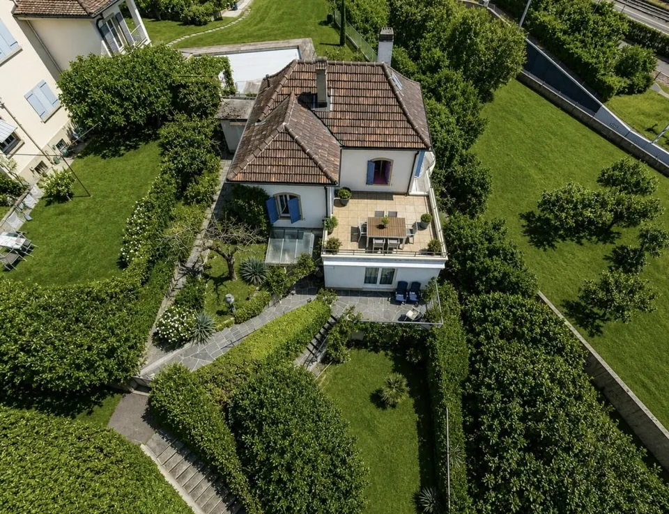 Superbe villa individuelle avec vue panoramique, à 200 m. du Lac