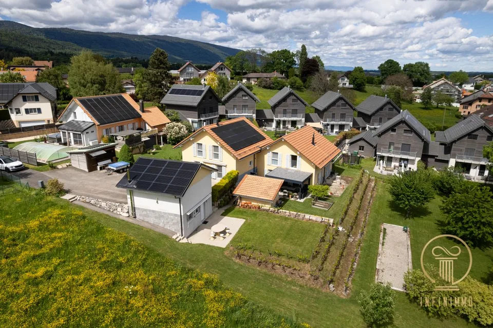 ST-OYENS - jolie villa jumelle de 5.5 pièces dans un quartier calme et très agréable.