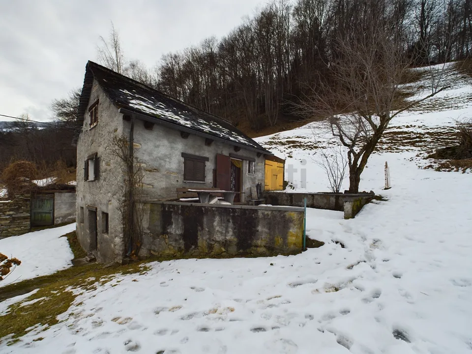 Terreno edificabile con Rustico nella splendida Valle di Blenio