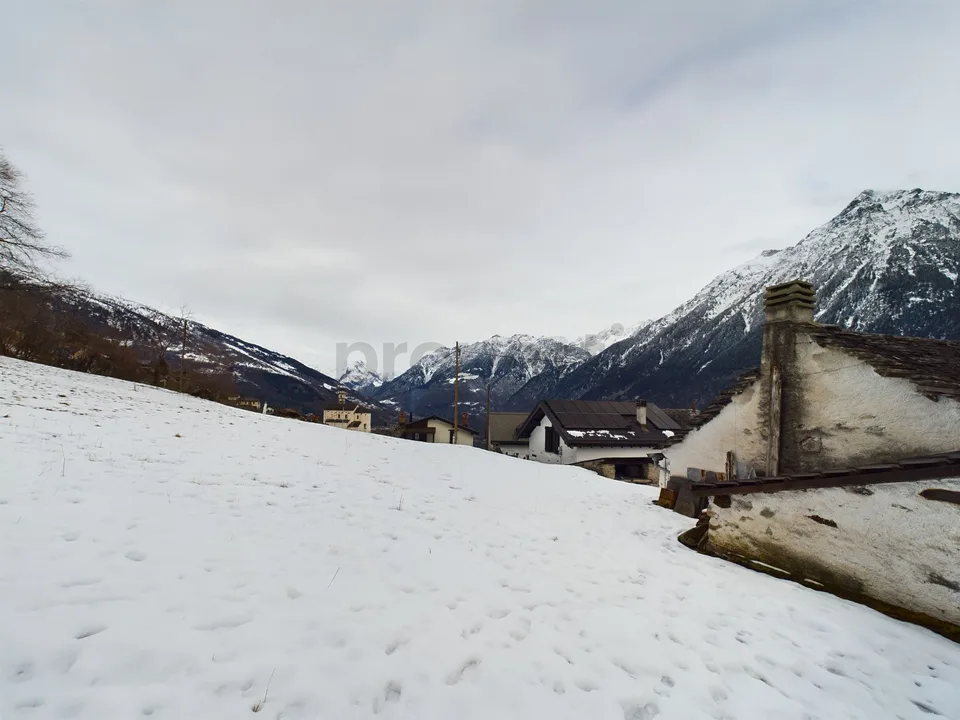 Terreno edificabile con Rustico nella splendida Valle di Blenio