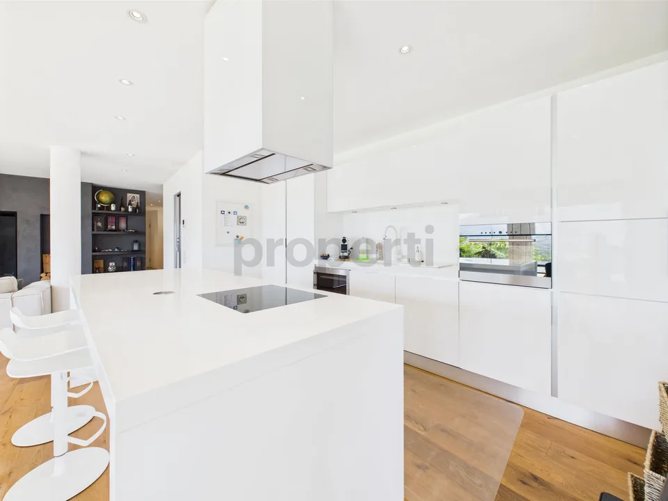 Appartement Exclusif avec Vue Panoramique sur le Lac à Gordola
