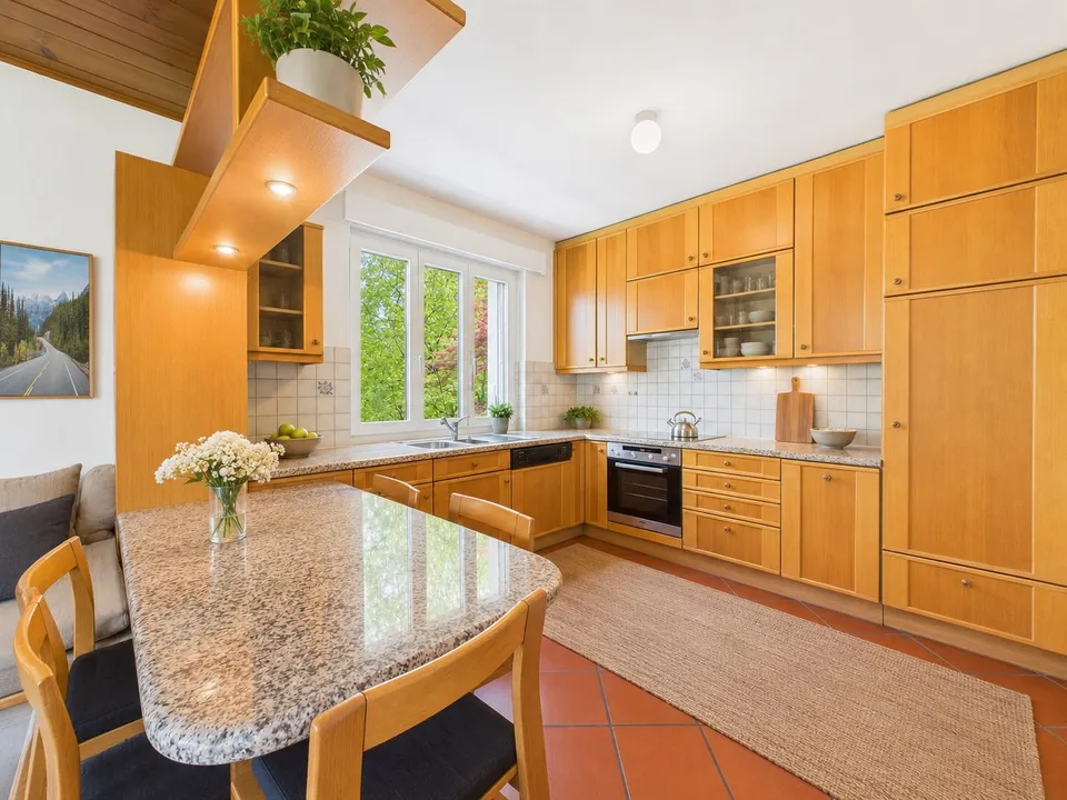 Villa bifamiliale élégante de 12 pièces avec grand parc privé à Robasacco