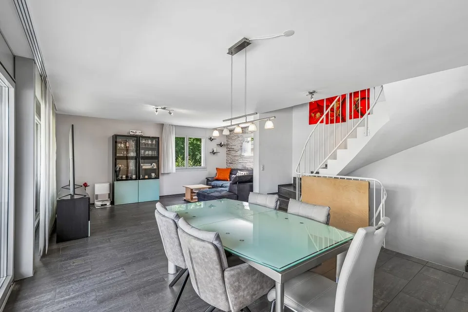 Freistehendes 5-Zimmer-Einfamilienhaus mit 3-Zimmer-Einliegerwohnun...
