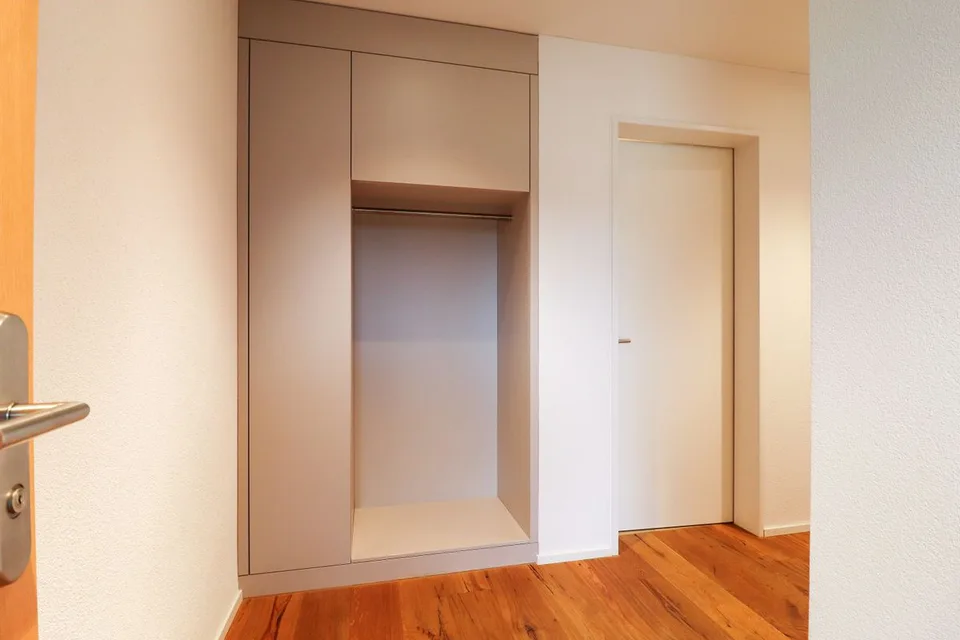 Appartement exclusif de 4,5 pièces avec vue dégagée et options de stationnement polyvalentes – photo 7 sur 12