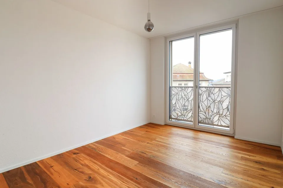 Exklusive 4.5-Zimmer-Wohnung mit Weitsicht und vielseitigem Parkpla...