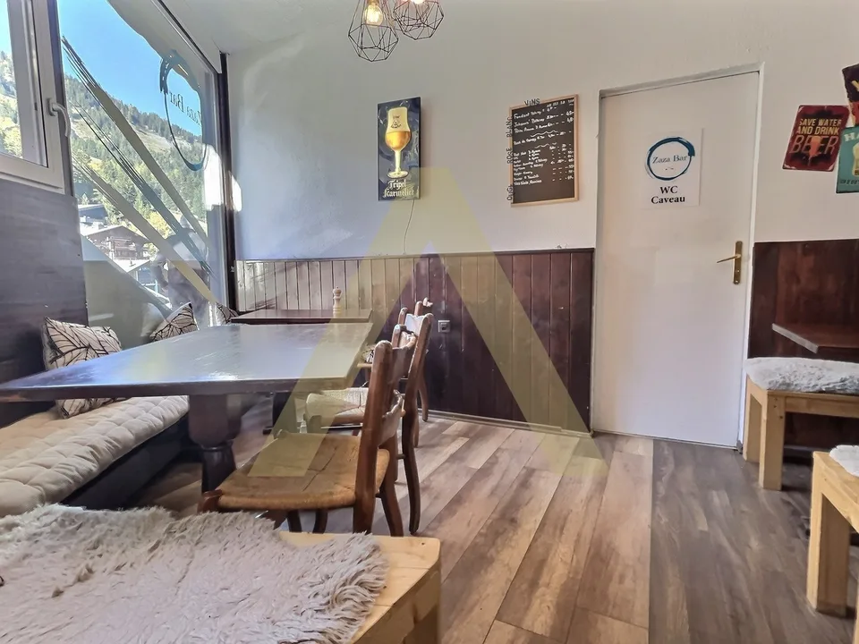 Bar-Restaurant im Herzen des Dorfes – Foto 9 von 13