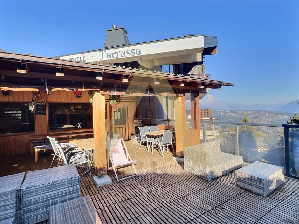 Bar-Restaurant im Herzen des Dorfes