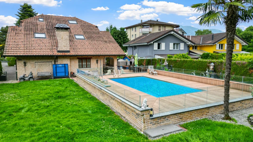 BOUVERET - BELLA VILLA INDIVIDUALE 8 STANZE CON PISCINA E GIARDINO