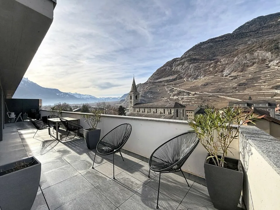 Magnifique appartement avec grande terrasse au centre d'Ardon