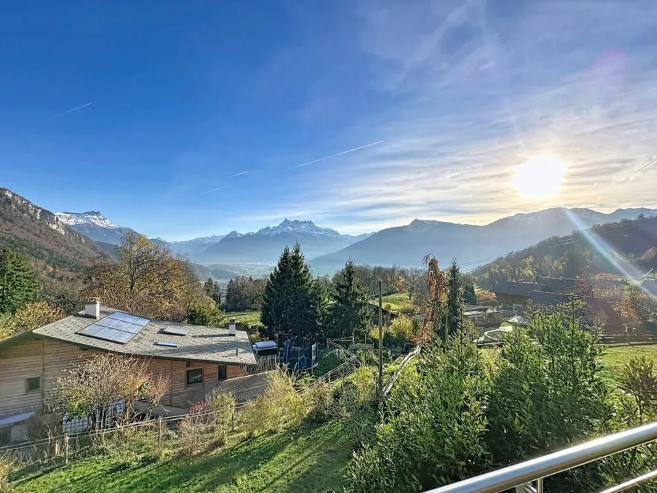 Magnifique villa d'architecte avec spectaculaire vue panoramique sur la plaine et les Dents-du-Midi