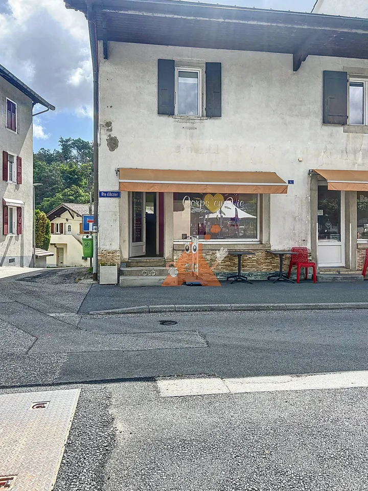 Wohn- und Geschäftshaus
