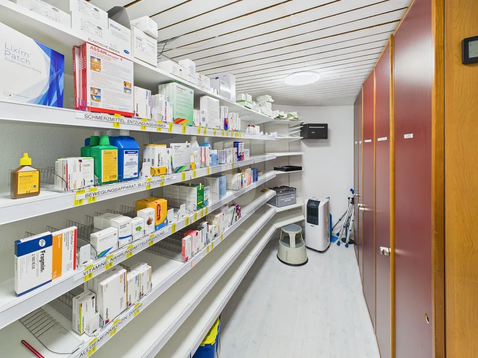CENTRALLY LOCATED AND WELL EQUIPPED