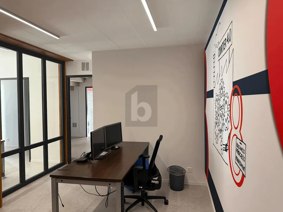 BRIGHT AND MODULABLE SPACES