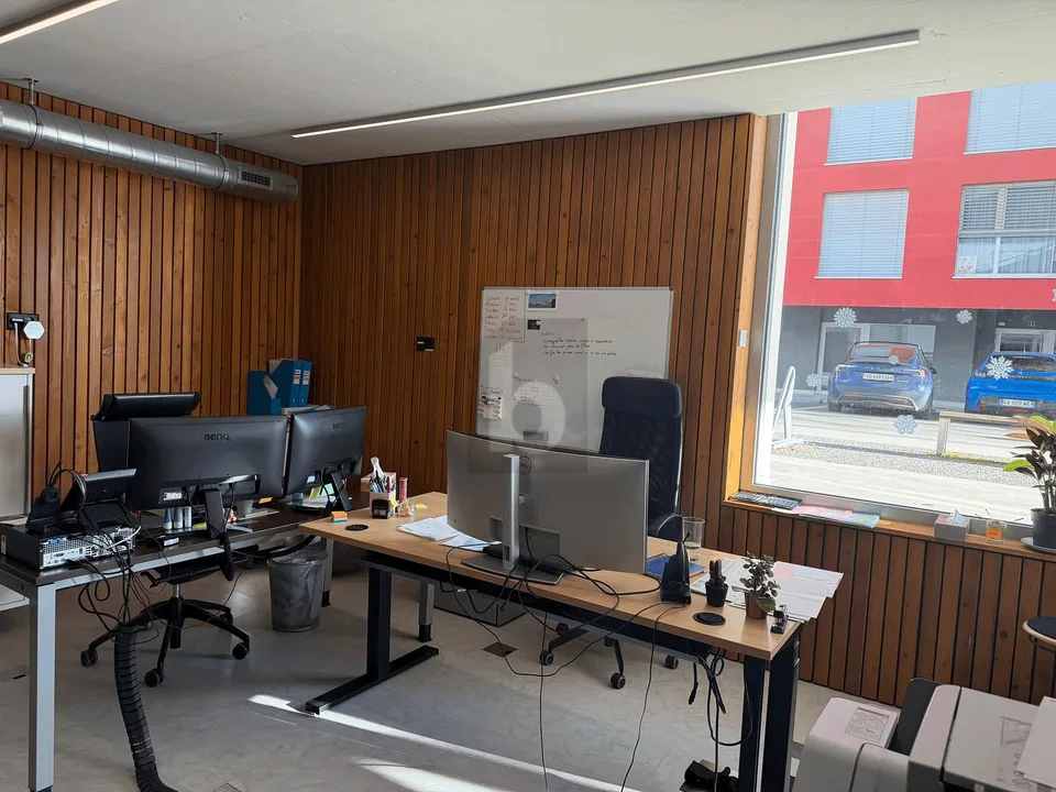 BRIGHT AND MODULABLE SPACES