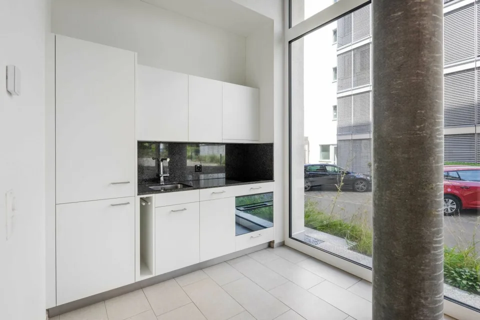 Hochwertige Büro-/Praxisfläche mit Top Anbindung - Spreitenbach