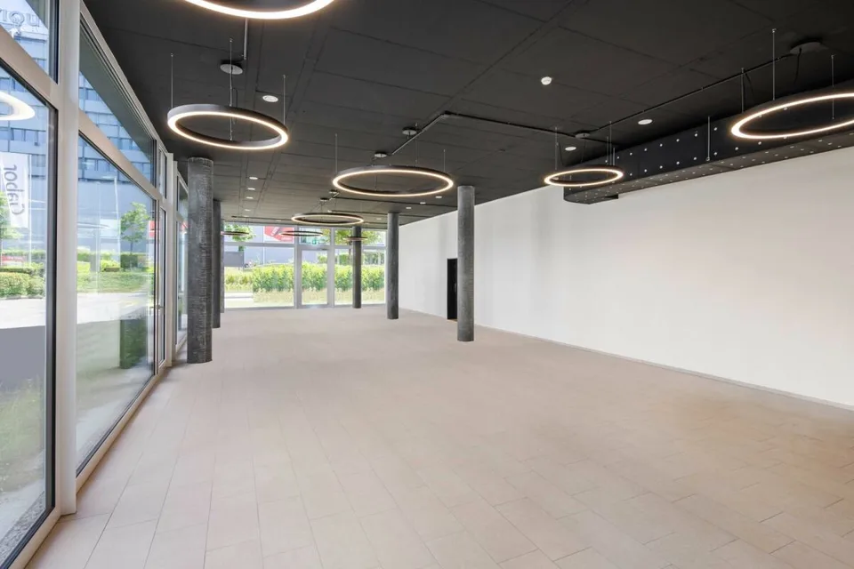 Hochwertige Büro-/Praxisfläche mit Top Anbindung - Spreitenbach