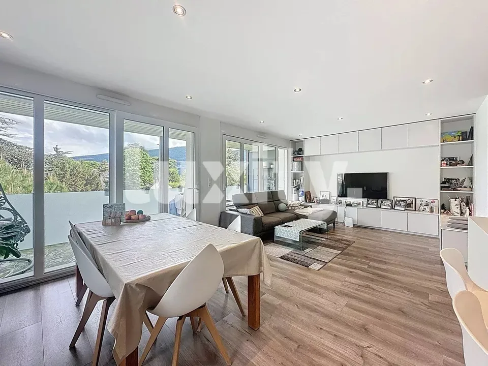 Élégant appartement meublé  à Chêne-Bourg