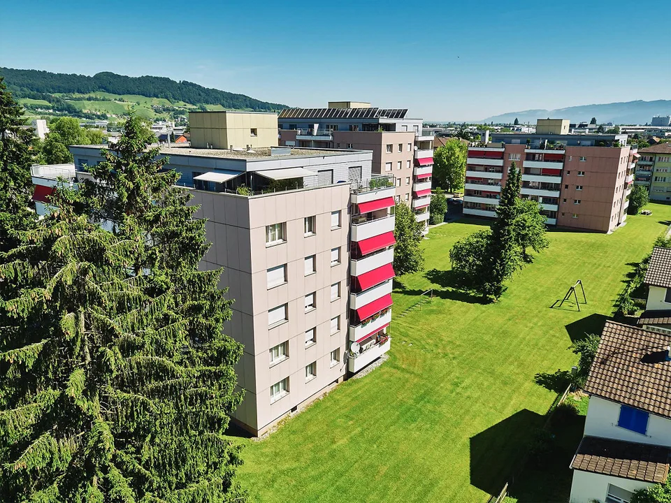 MODERNES WOHNEN MIT GROSSZÜGIGER TERRASSE