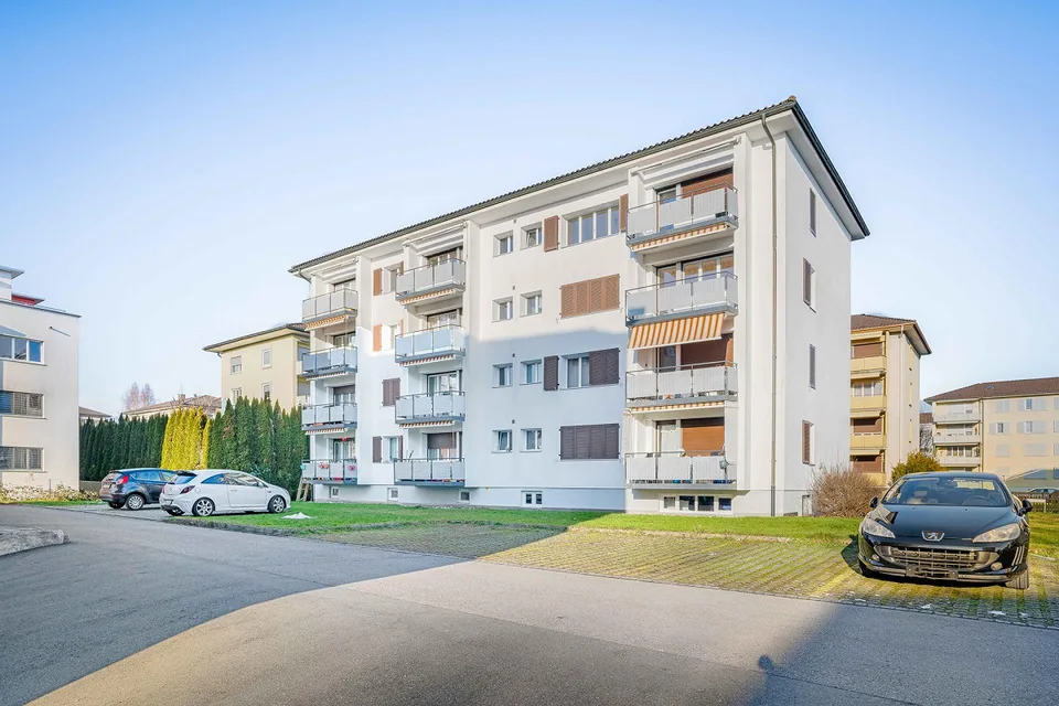 praktische, helle Wohnung in renovierter Liegenschaft