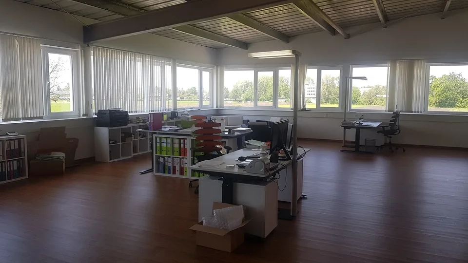 Espace commercial directement adjacent à l'aéroport d'Altenrhein – photo 6 sur 8