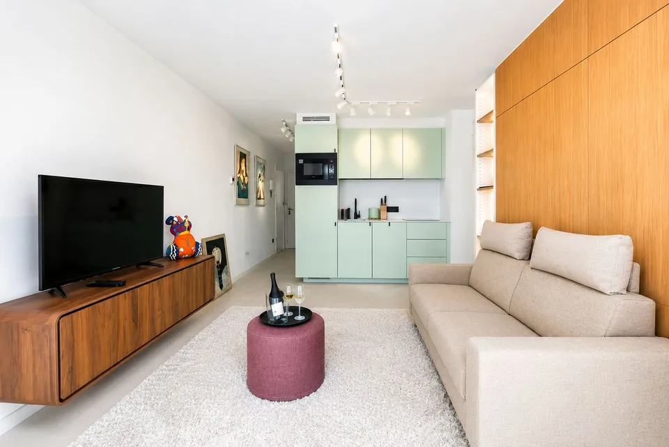 Renoviertes Studio im Herzen von Basel mit sonniger Terrasse