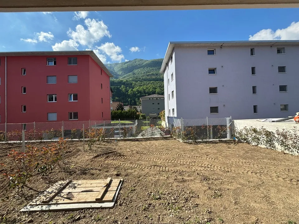 Moderne appartamenti di 2,5 stanze con grande giardino in posizione privilegiata a Cadenazzo