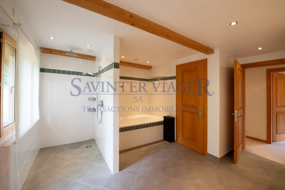 Champéry, Exceptional Chalet of 450 m2 living space - Occupied Viager – photo 16 of 24