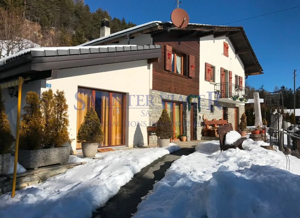Savièse, Chalet rustique avec une magnifique vue - Viager occupé