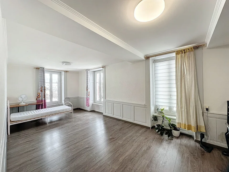 Gemischt genutztes Gebäude mit Restaurant – Foto 12 von 13