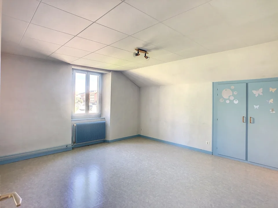 Gemischt genutztes Gebäude von 3779 m3 mit Büros, Lager, Wohnraum und Garagen – Foto 13 von 13