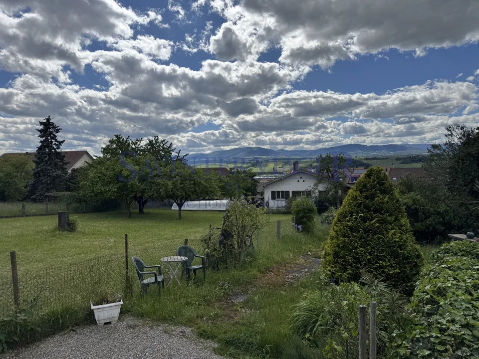 Charmantes Haus in einer grünen Umgebung – Foto 9 von 10