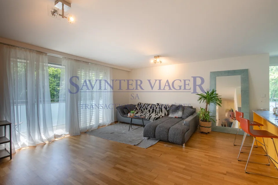 Carouge - Elegante 3-Zimmer-Wohnung mit großem Balkon und unverbautem Blick
