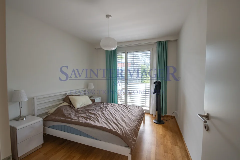 Carouge - Elegante 3-Zimmer-Wohnung mit großem Balkon und unverbautem Blick – Foto 10 von 13