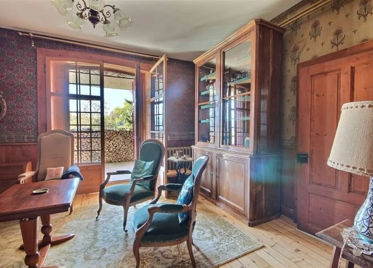 Magnifica villa con vista sul lago Joux