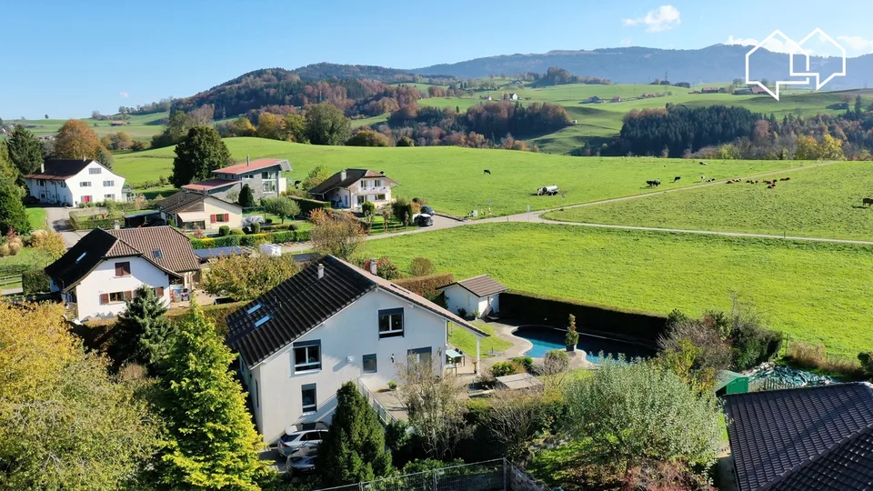 Einzelvilla mit 6,5 Zimmern und Pool in idyllischer Lage – Foto 18 von 18