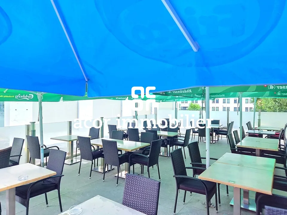 Ristorante iconico a Sierre: Muri, attività commerciale e attrezzature! – foto 7 di 10