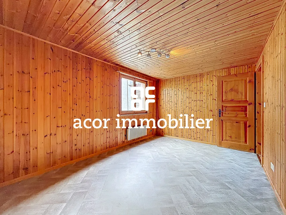 Charmanter 4.5-Raum-Wohnung mit Garage im Herzen von Liddes