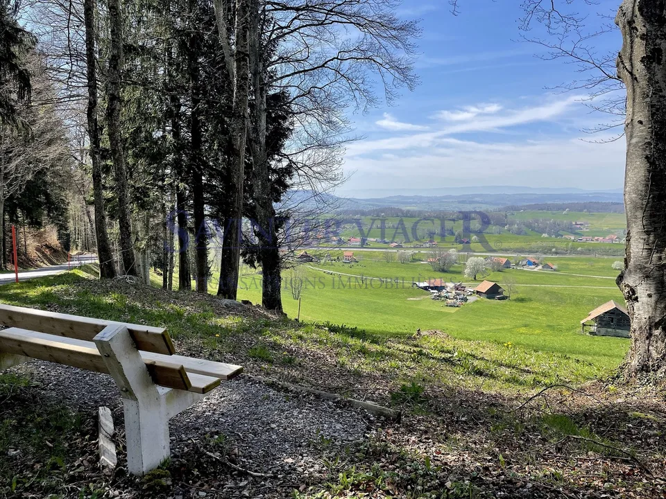 Ruhige Wohnung mit Garten, PPE von 2034m2. Verkauf & Leasing-Rückkauf