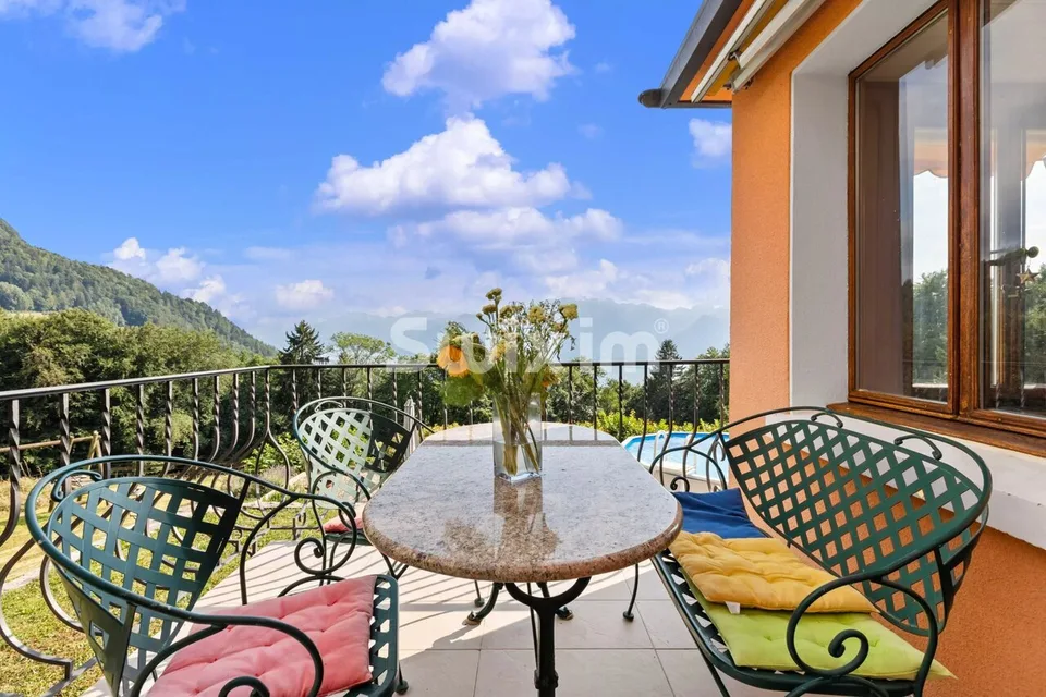 Familienvilla mit großem Garten!