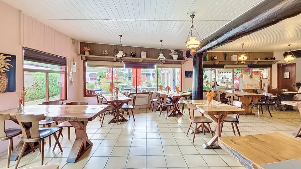 Seltene Gelegenheit: Café-Restaurant in der Nähe des Sees in Cheyres – Foto 10 von 13