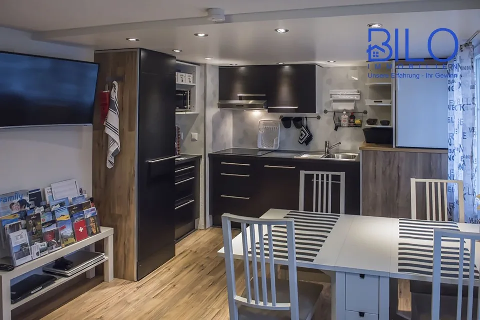 Bâtiment résidentiel avec diverses possibilités en excellent état