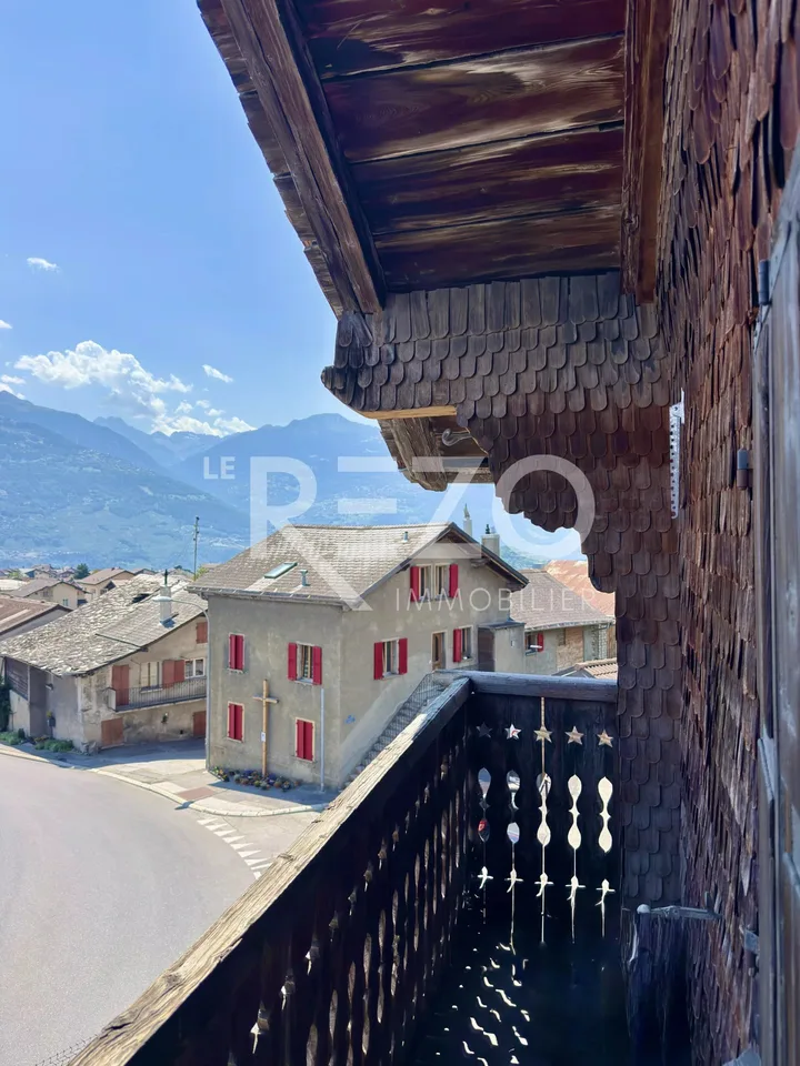 Maison mitoyenne avec terrasse et sous-sol total. Savièse, VS